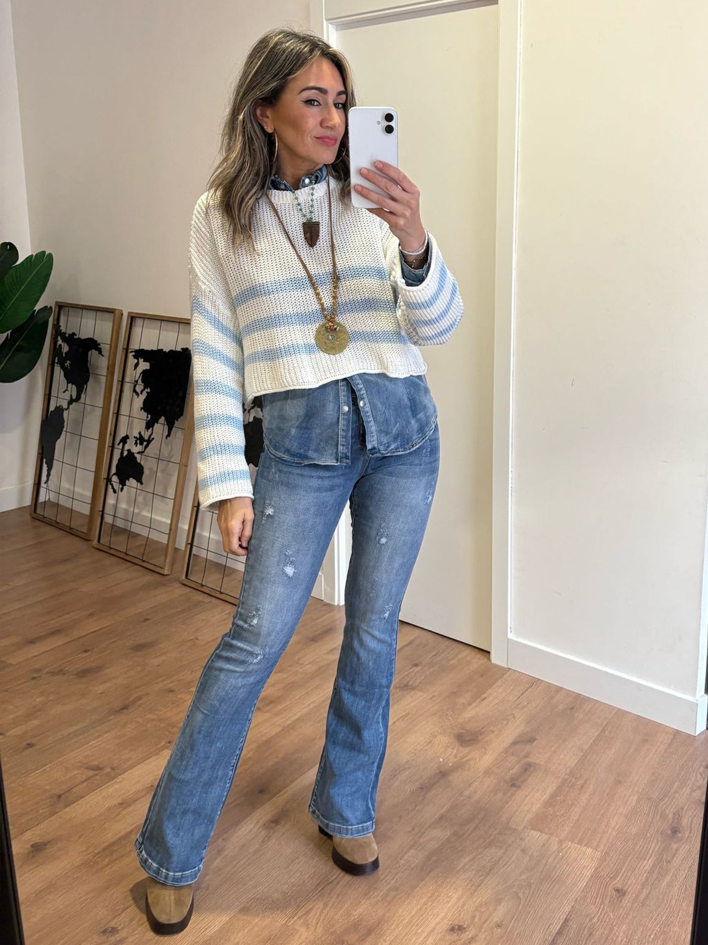 Pantalón flare vaquero elástico de mujer estilo retro